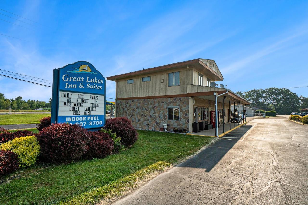 Great Lakes Inn & Suites South Haven Buitenkant foto