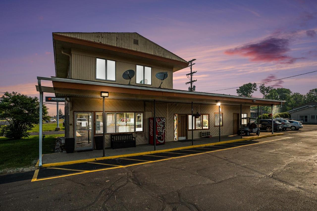 Great Lakes Inn & Suites South Haven Buitenkant foto