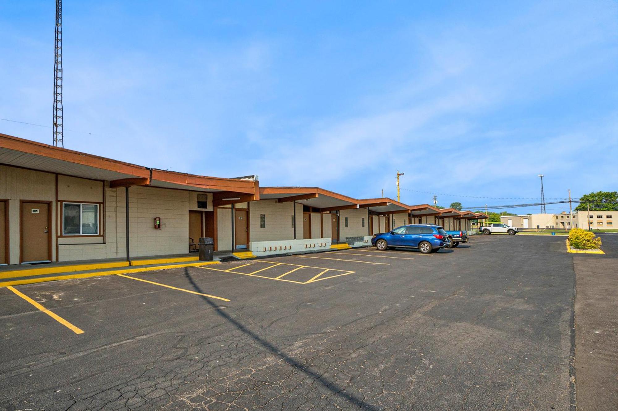 Great Lakes Inn & Suites South Haven Buitenkant foto