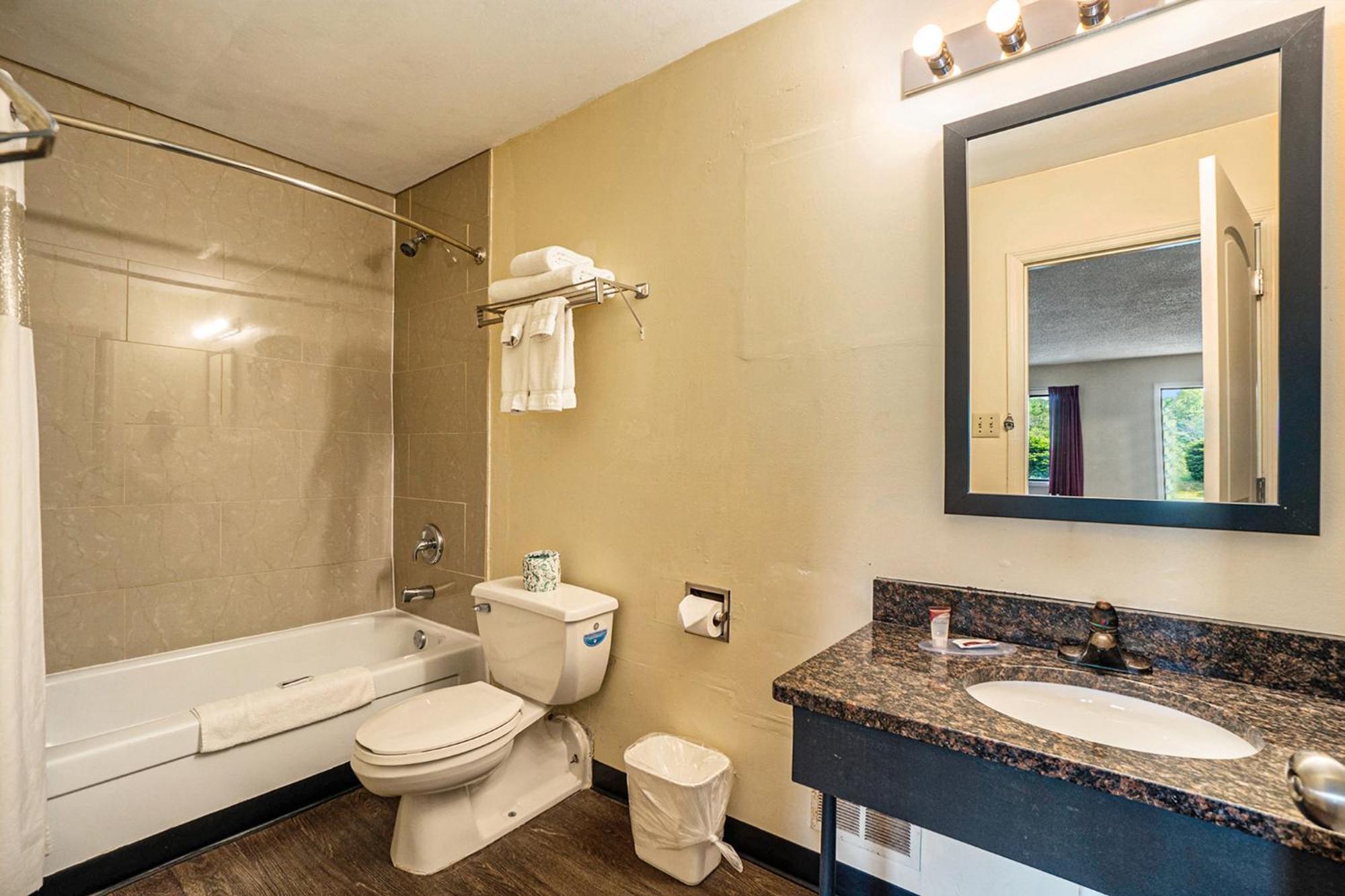 Great Lakes Inn & Suites South Haven Kamer foto